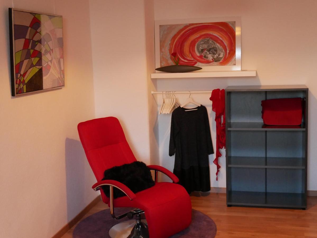 Ferienwohnungen In Der Kunstgalerie Charlie Und Jenny Chemnitz Luaran gambar